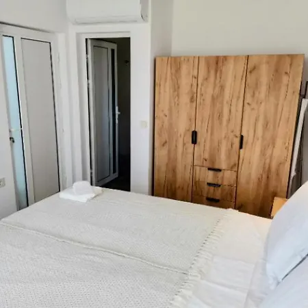 'аз и морето' Крапец